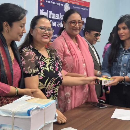 सलिकोद्वारा नेत्रहीन महिला संघ नेपालका विद्यार्थीलाई शैक्षिक सामग्री हस्तान्तरण