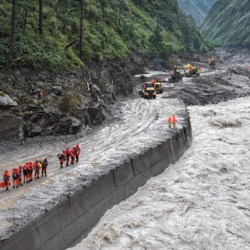 तिब्बतमा बाढी प्रभावितको उद्धार कार्य फेरि सुरु