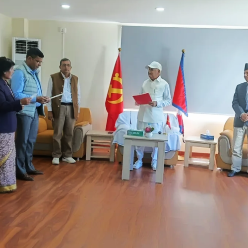 एमालेका तीन मनोनीत केन्द्रीय सदस्यले लिए शपथ, ओलीले गराए शपथग्रहण
